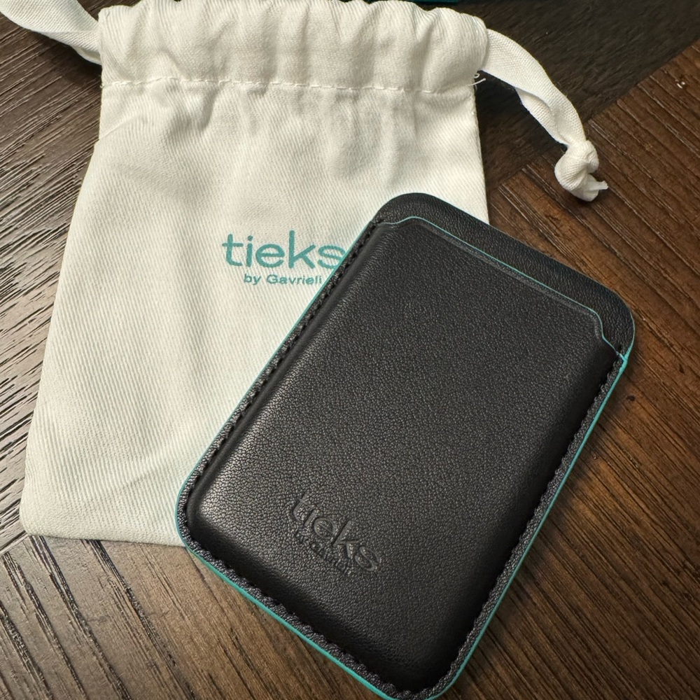 Tieks Black Magnetic Leather Card Holder with Teal Accents (Advent Calendar)